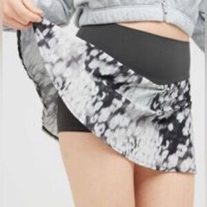 Aerie Offline Grey+White Leopard Printed Flowy Skort Size M